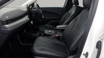 Ford Mustang Mach-E BASE