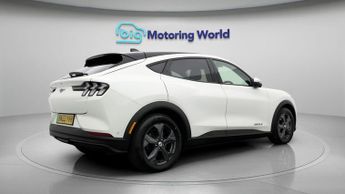 Ford Mustang Mach-E BASE