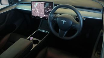 Tesla Model Y LONG RANGE AWD