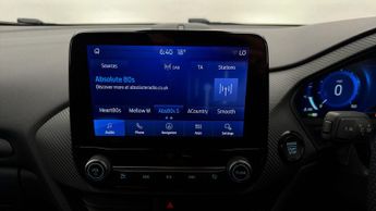 Ford Puma VIVID RUBY EDITION