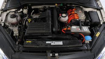 Volkswagen Golf GTE ADVANCE DSG