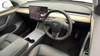 Tesla Model Y BASE