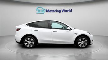 Tesla Model Y BASE