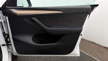 Tesla Model Y BASE