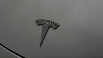 Tesla Model Y BASE