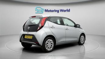 Toyota AYGO VVT-I X-PLAY X-SHIFT