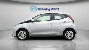 Toyota AYGO VVT-I X-PLAY X-SHIFT