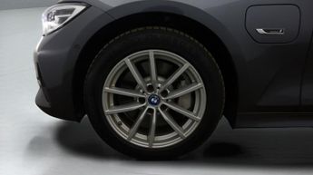 BMW 3 Series 330E SE PRO