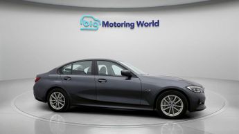 BMW 3 Series 330E SE PRO