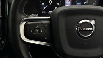 Volvo XC40 T3 R-DESIGN