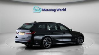 BMW 3 Series 330E SPORT PRO