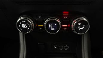 Renault Captur TECHNO E-TECH