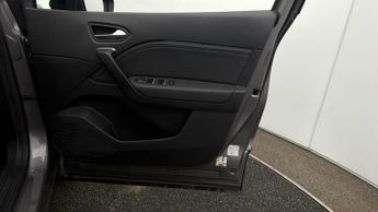 Renault Captur TECHNO E-TECH