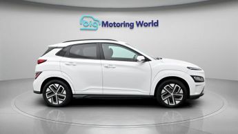 Hyundai KONA PREMIUM