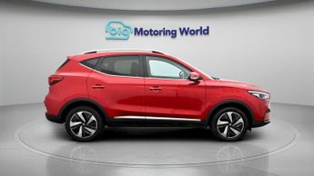 MG MG ZS TROPHY CONNECT