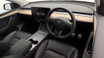 Tesla Model Y PERFORMANCE AWD