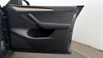 Tesla Model Y PERFORMANCE AWD