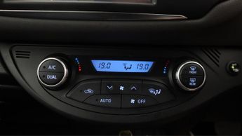 Toyota Yaris VVT-I ICON TECH