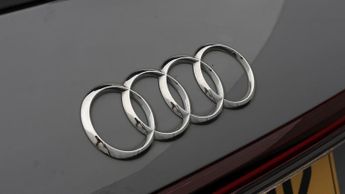 Audi Q4 e-tron S LINE