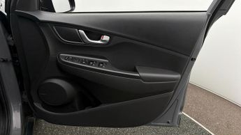 Hyundai KONA PREMIUM