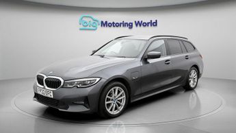 BMW 3 Series 330E SE PRO