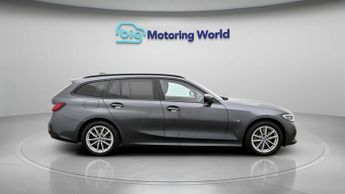 BMW 3 Series 330E SE PRO