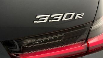 BMW 3 Series 330E SE PRO