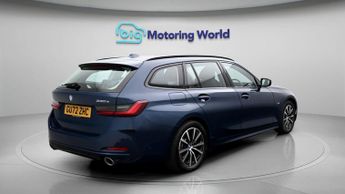 BMW 3 Series 330E SPORT