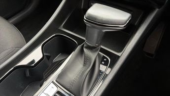 Hyundai TUCSON T-GDI SE CONNECT DCT