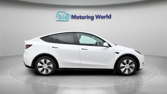 Tesla Model Y BASE