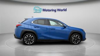 Lexus UX 300E