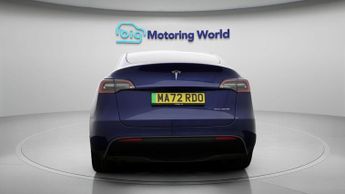 Tesla Model Y LONG RANGE AWD