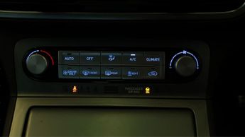 Hyundai KONA PREMIUM