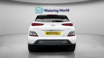 Hyundai KONA PREMIUM