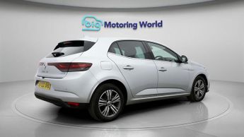 Renault Megane ICONIC E-TECH