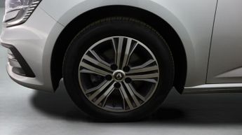 Renault Megane ICONIC E-TECH