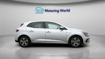 Renault Megane ICONIC E-TECH