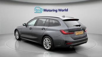 BMW 3 Series 330E SE PRO