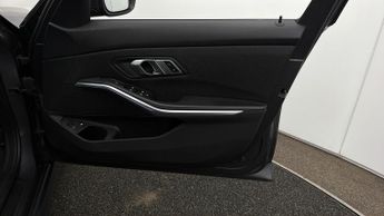 BMW 3 Series 330E SE PRO