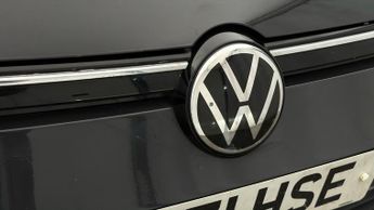 Volkswagen Golf LIFE TDI DSG