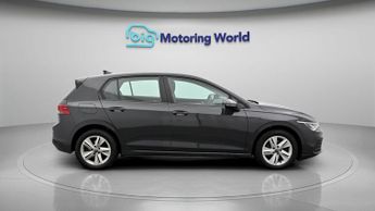 Volkswagen Golf LIFE TDI DSG