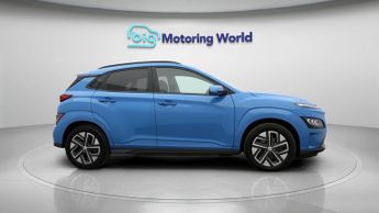 Hyundai KONA PREMIUM