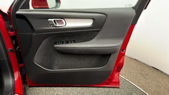 Volvo XC40 RECHARGE T4 CORE