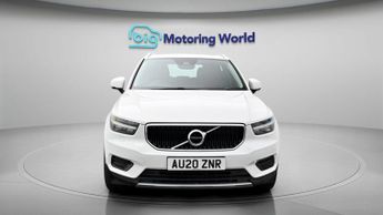 Volvo XC40 T4 MOMENTUM