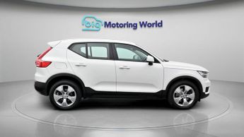 Volvo XC40 T4 MOMENTUM