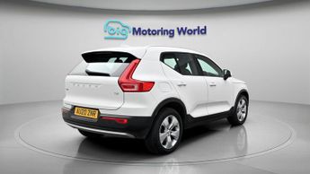 Volvo XC40 T4 MOMENTUM