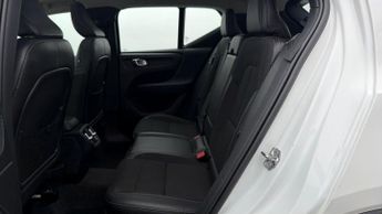 Volvo XC40 T4 MOMENTUM
