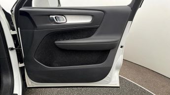 Volvo XC40 T4 MOMENTUM