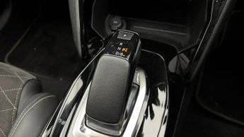 Peugeot E-2008 GT PREMIUM