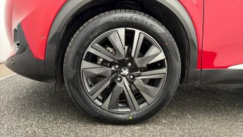Peugeot E-2008 GT PREMIUM